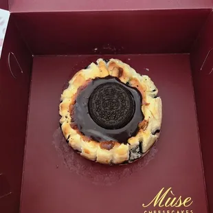 Mini size Oreo cheesecake with topping option.