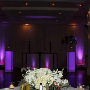 Setup with illuminated towers at Skyline Country Club