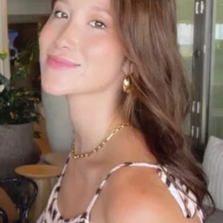 Kristi V.