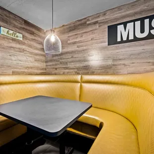 sushi and sashimi, interior