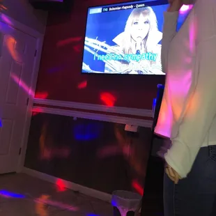 Private room and Queen!