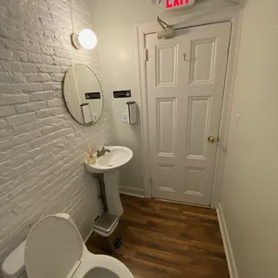 very clean (new) bathroom