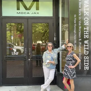 Entrance with my beautiful friends!