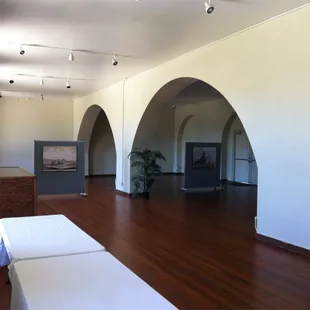 You can rent this space.