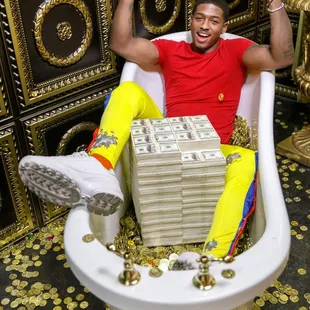 The bathtub filled with gold