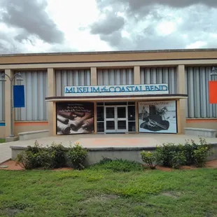 Front of the museum.