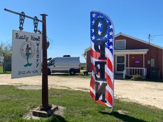 Rusty Hook Winery