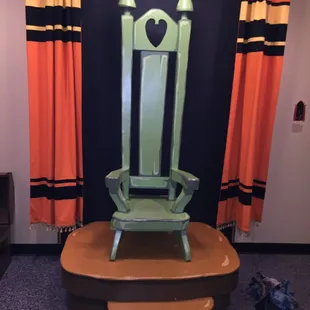 King chair