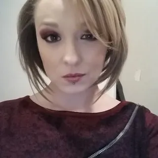 Chrissy R.
