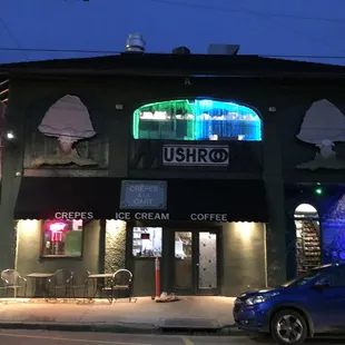 Shopping at the Ushroo!!!!