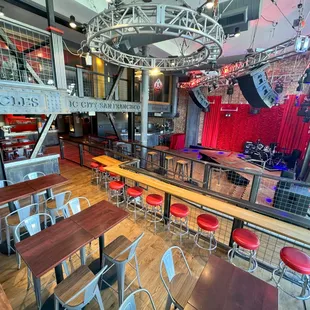 Welcome to our mainstage with capacity for 150 guests.