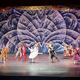 Delightful holiday performance. The view of the stage was very nice, from all the seats. The auditorium felt cozy.