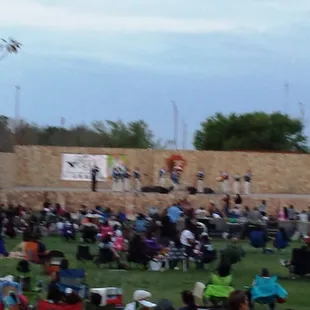 Here's a really good picture of Son de Mexico that I took, they're a naturally blurry band.