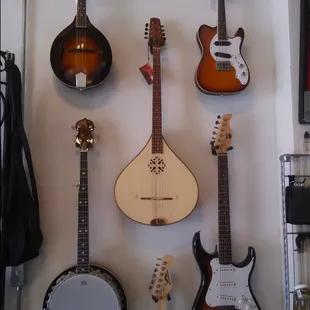 Musical instruments and accessories from everywhere.