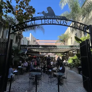 the entrance to new orleans