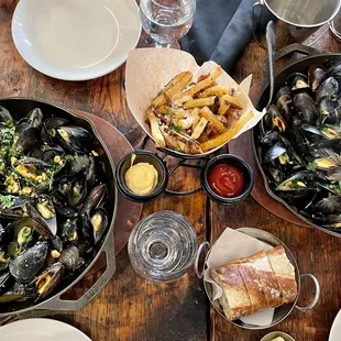 Mussels White Wine and Thai Curry Flavor -   Amazing.  Highly recommended.