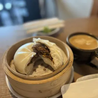 1 Piece Steam Pork and Vegetable Bao