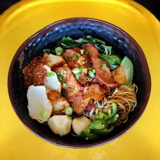Bamee Moodaeng Hang