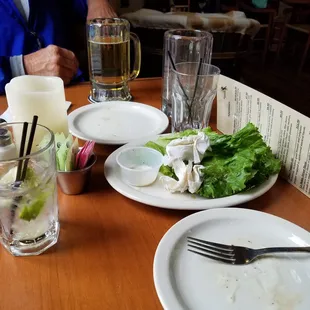 25 minutes waiting with our table like this