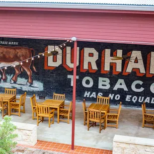 the outside of a restaurant