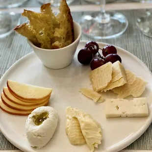 Cheese pairing to go with 4, half pour wine tastings.