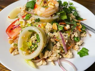 Narong's Thai Kitchen