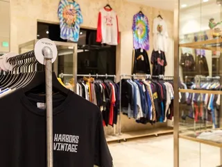 Harbors Vintage Waikiki