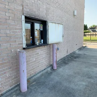 Drive thru Service!