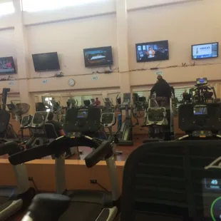 Cardio room no ac though