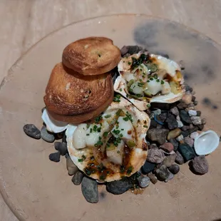 Roasted Scallop, bolillo, salsa macha, chives