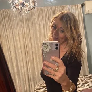 Nella B.