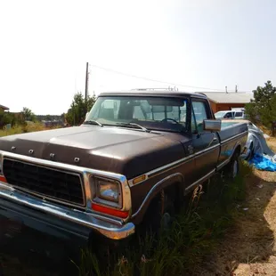 This is not a 1994 Ford F150! More like a 1979 Ford F150.