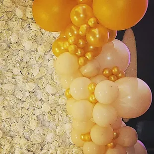 Organic Balloon Garland and Silk White 3D Flower Wall for Photobooth