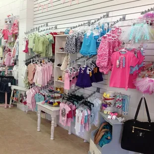 New and gently loved girls fashion. NB to 8 years.