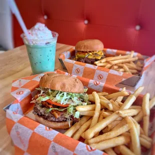 Delicious "fast food" local cheeseburgers  IG: @bettyeatsthecity