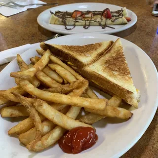 Kid's Grilled Cheese Sandwich & Fries