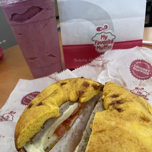 Start fresh on a French toast bagel and berry smoothie