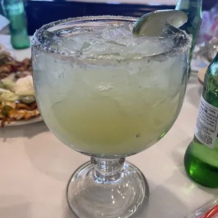 drink, nachos