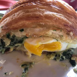 Croissant Benedict