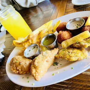 Appetizer sampler... very good!