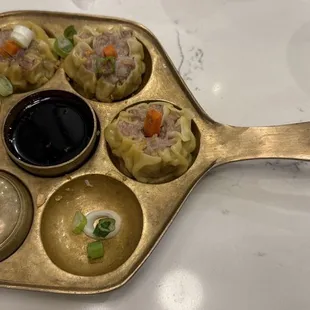 Dumplings (Khanom Jeab)