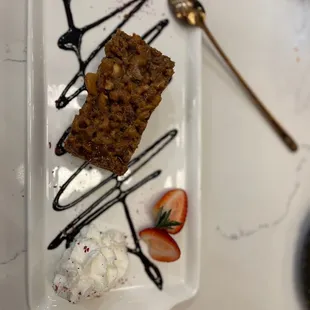 Toffee Cake with Cashew Nuts (1 item)