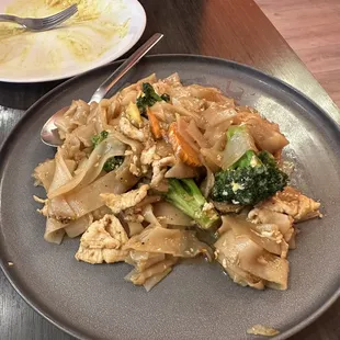 Pad See Ew Lunch Special