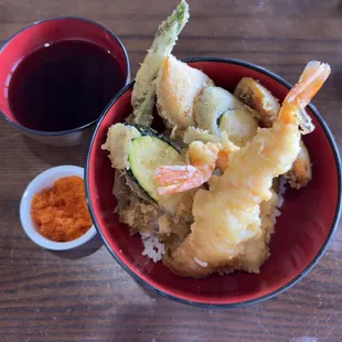 Tempura Bowl, Tobiko
