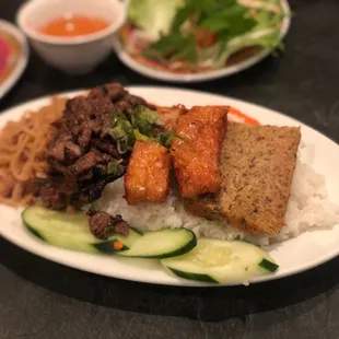Bean Curd Skin W/shrimp &amp; Grilled Beef On Rice