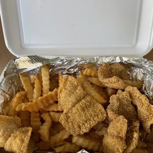 Catfish basket .. 6 small pieces that were rushed and not crisp.
