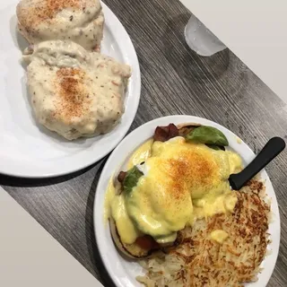 Homemade Biscuit & Gravy