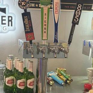 Beer Taps: Zeigen Bock, Sierra Nevada, Peroni, and 805. Stella in bottles, and a small variety of Wine, but thankfully No BUD LIGHT.