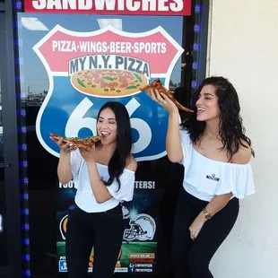 Estrella Beer Models Famous GIANT 14&quot; NY Slice
