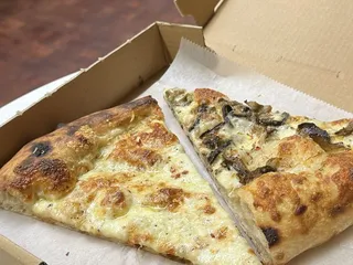 Flora Pizzeria